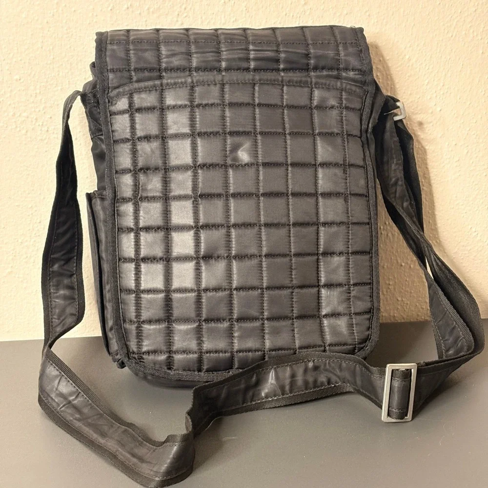 Lug Crossbody Bag Unisex Medium Black Good Quilted Nylon Messenger Travel